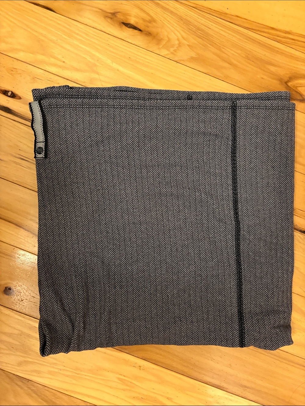 Lululemon Black and Gray Vinyasa Infinity Scarf